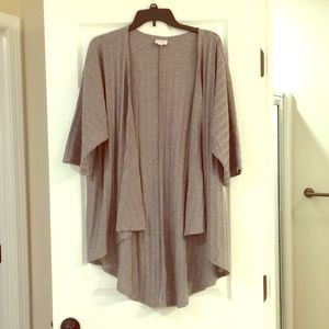 LuLaRoe small gray Lindsay